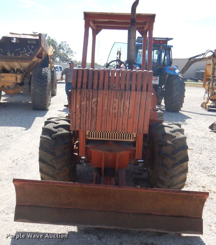 image for item DA5420 1999 Ditch Witch 7610  trencher