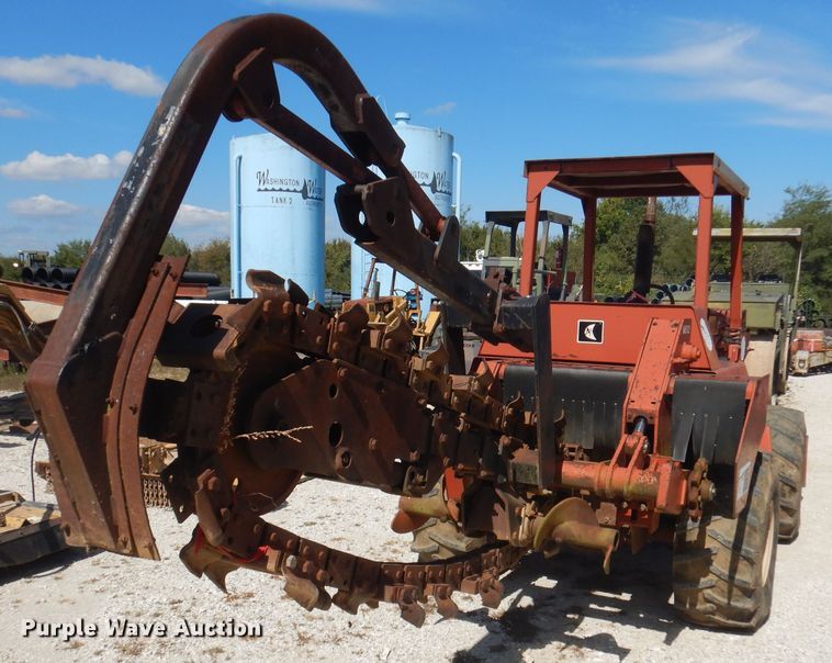 image for item DA5420 1999 Ditch Witch 7610  trencher