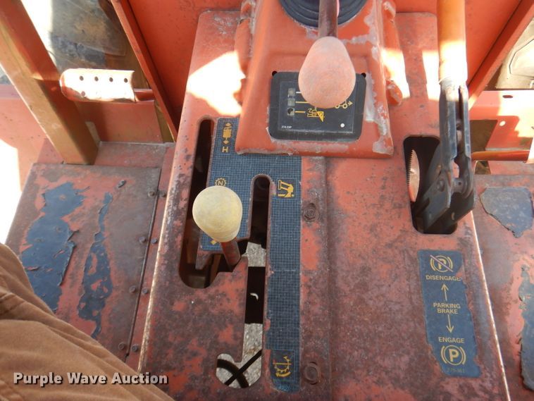 image for item DA5420 1999 Ditch Witch 7610  trencher