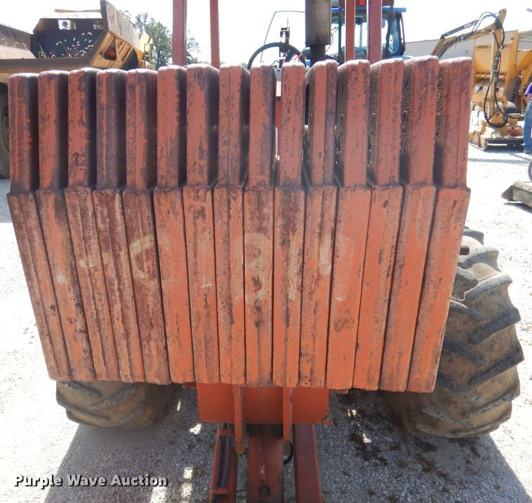 image for item DA5420 1999 Ditch Witch 7610  trencher