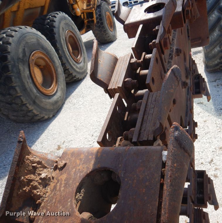 image for item DA5420 1999 Ditch Witch 7610  trencher