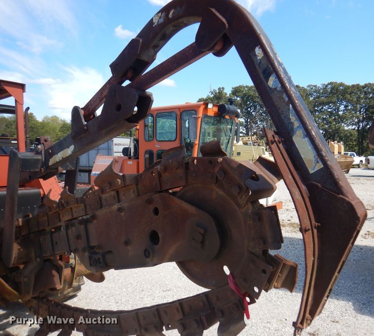 image for item DA5420 1999 Ditch Witch 7610  trencher