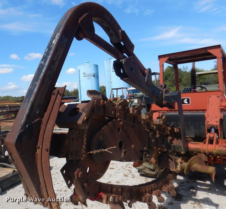 image for item DA5420 1999 Ditch Witch 7610  trencher