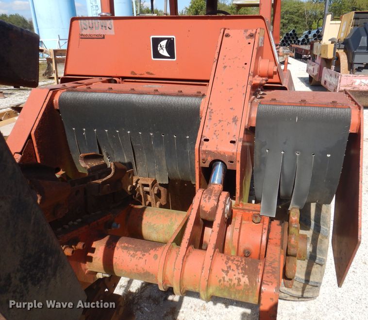 image for item DA5420 1999 Ditch Witch 7610  trencher
