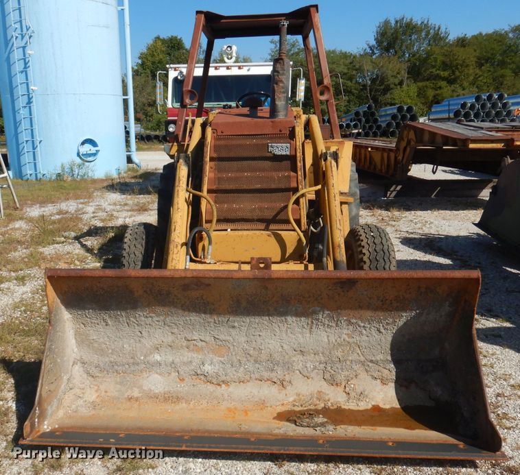 image for item DA5425 1985 Case 480LL  landscape tractor