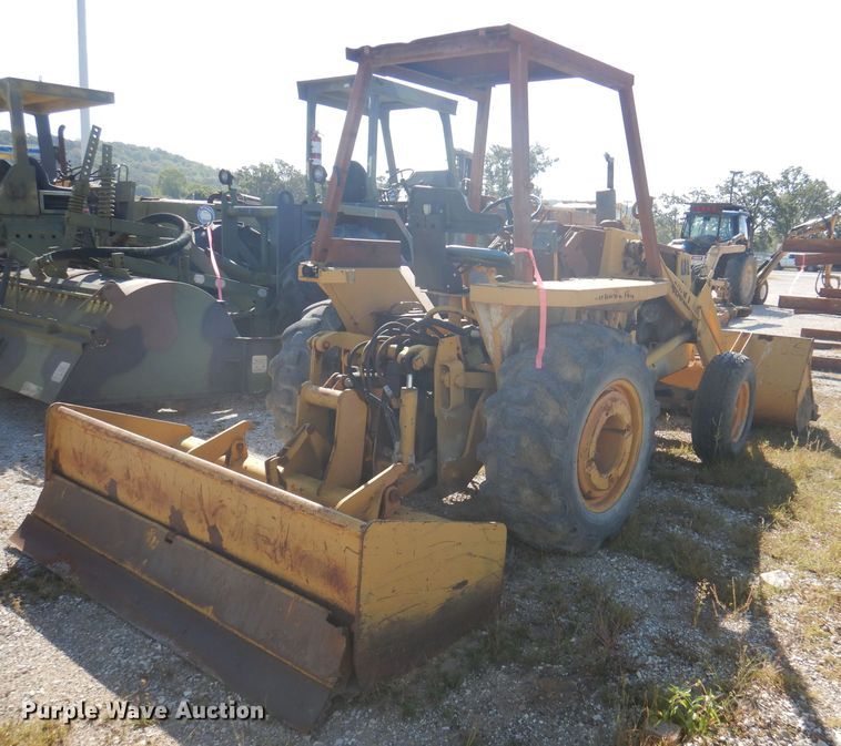 image for item DA5425 1985 Case 480LL  landscape tractor