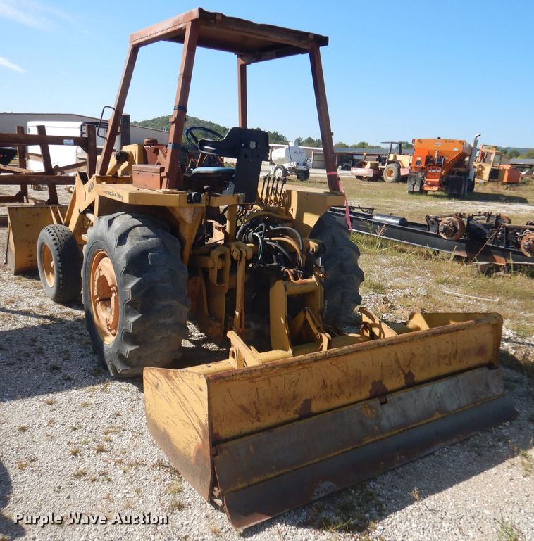 image for item DA5425 1985 Case 480LL  landscape tractor