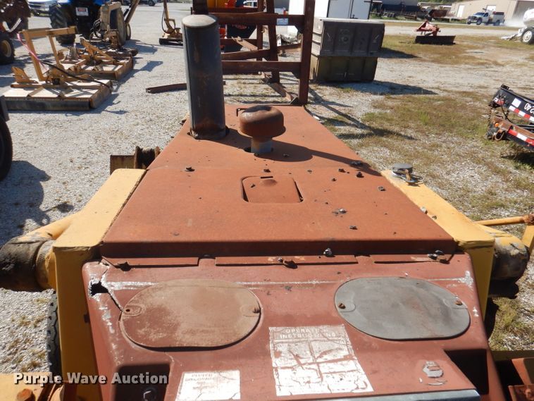 image for item DA5425 1985 Case 480LL  landscape tractor