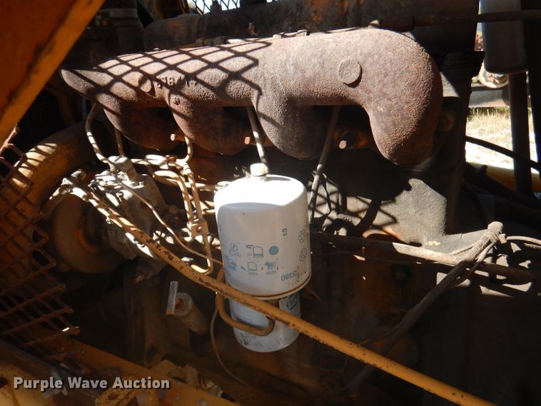 image for item DA5425 1985 Case 480LL  landscape tractor