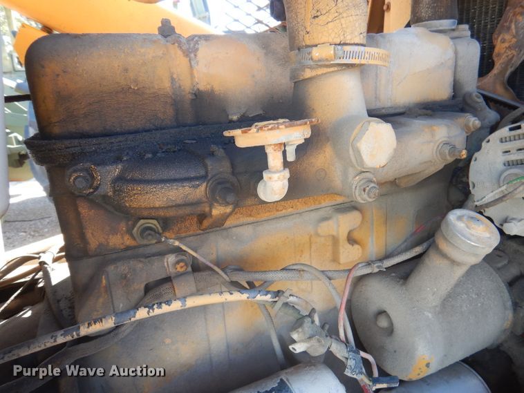 image for item DA5425 1985 Case 480LL  landscape tractor