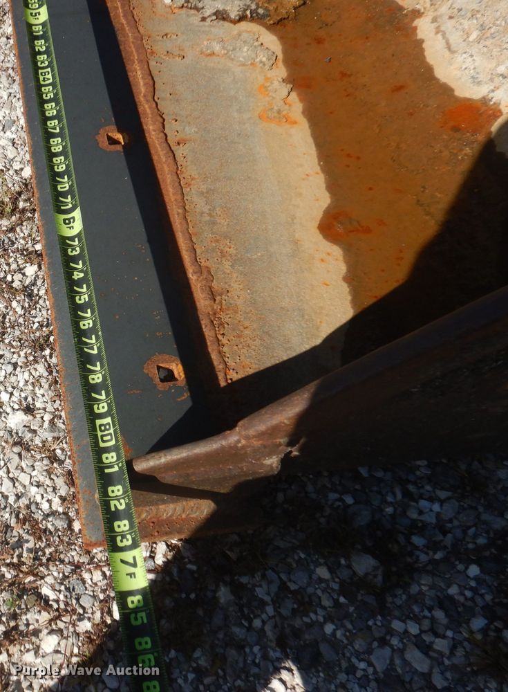 image for item DA5425 1985 Case 480LL  landscape tractor