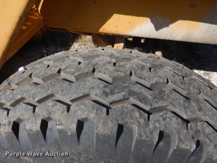 image for item DA5425 1985 Case 480LL  landscape tractor