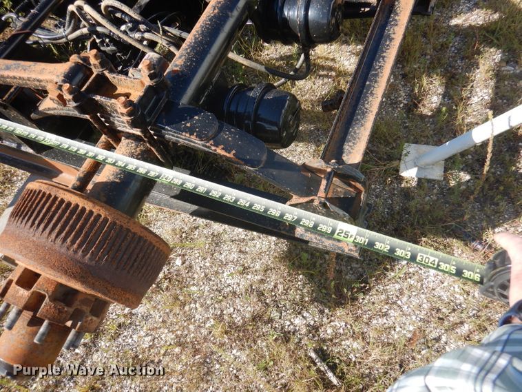 image for item DA5427 2012 Towmaster  trailer chassis