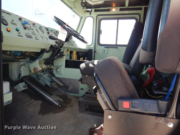 image for item DA5435 1986 Oshkosh  fire truck