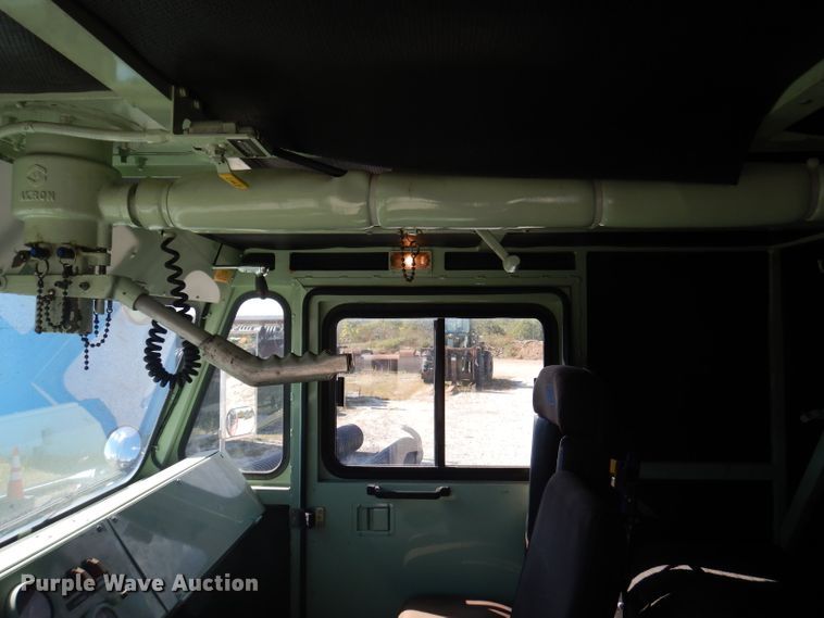 image for item DA5435 1986 Oshkosh  fire truck