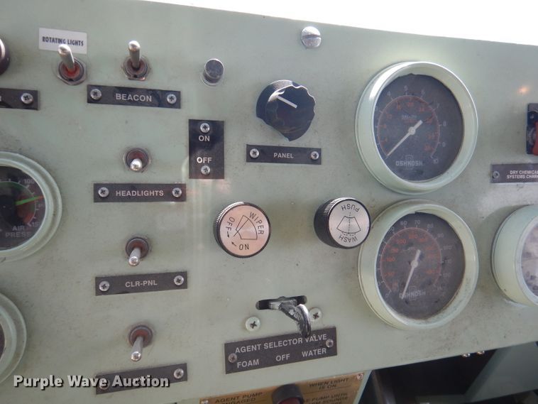 image for item DA5435 1986 Oshkosh  fire truck