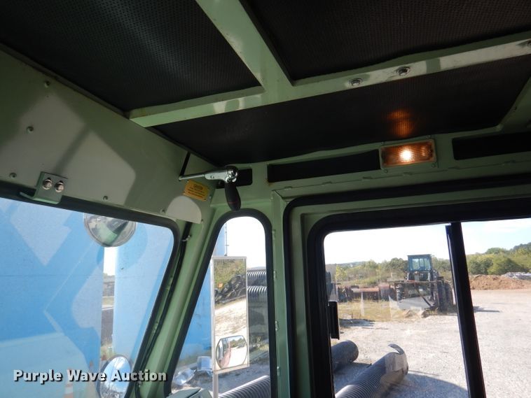 image for item DA5435 1986 Oshkosh  fire truck