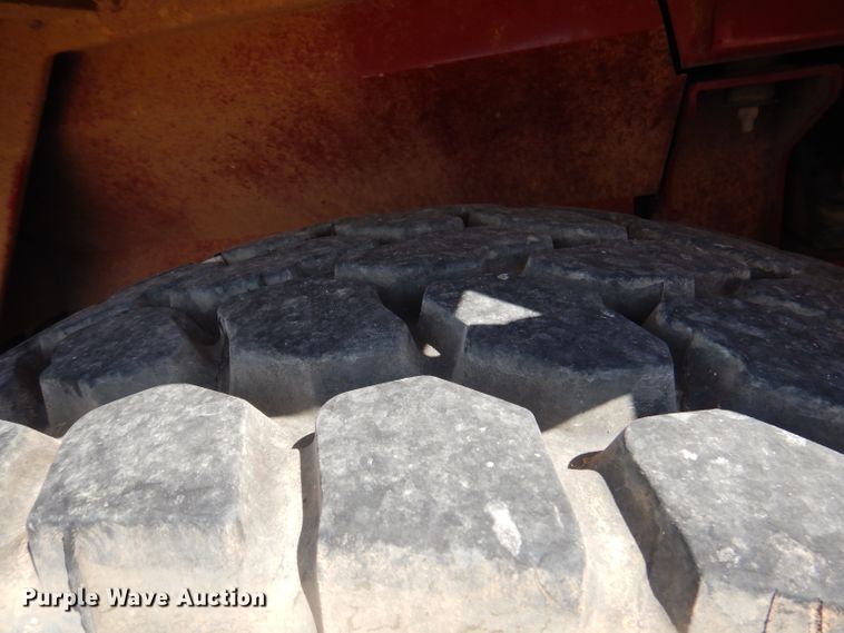 image for item DA5435 1986 Oshkosh  fire truck