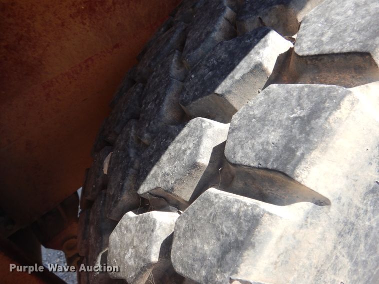 image for item DA5435 1986 Oshkosh  fire truck