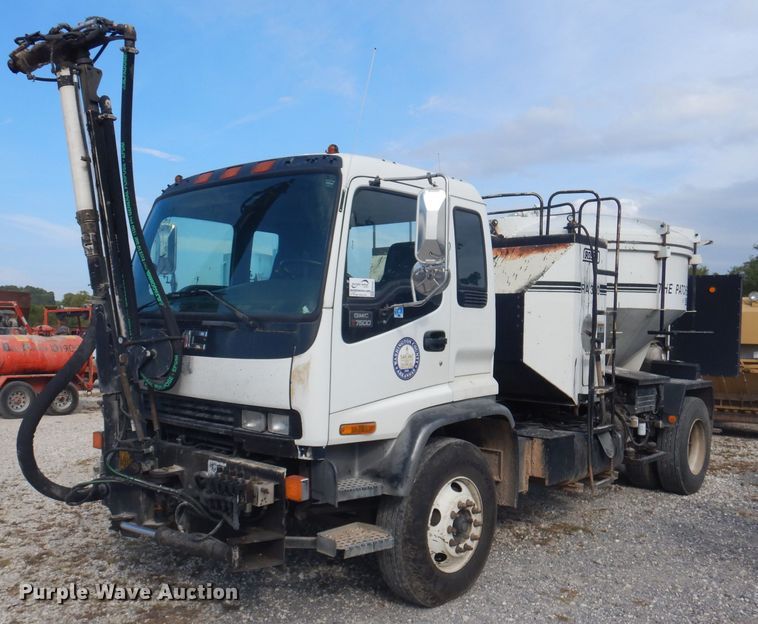 image for item DA5447 1998 GMC T6500  pothole patcher truck