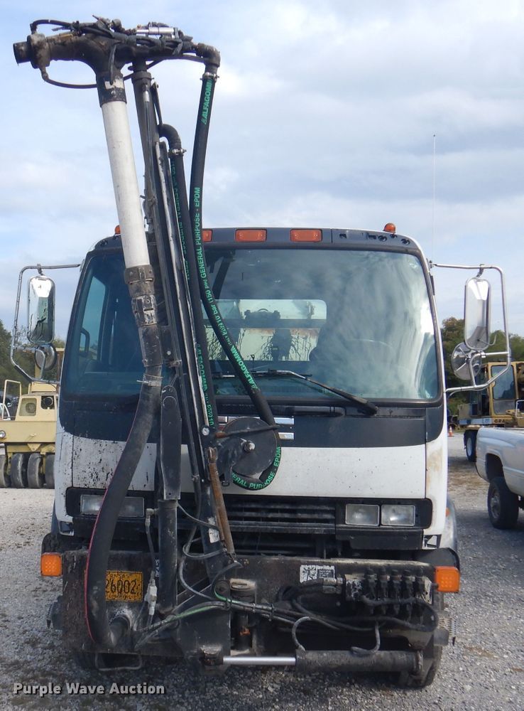 image for item DA5447 1998 GMC T6500  pothole patcher truck