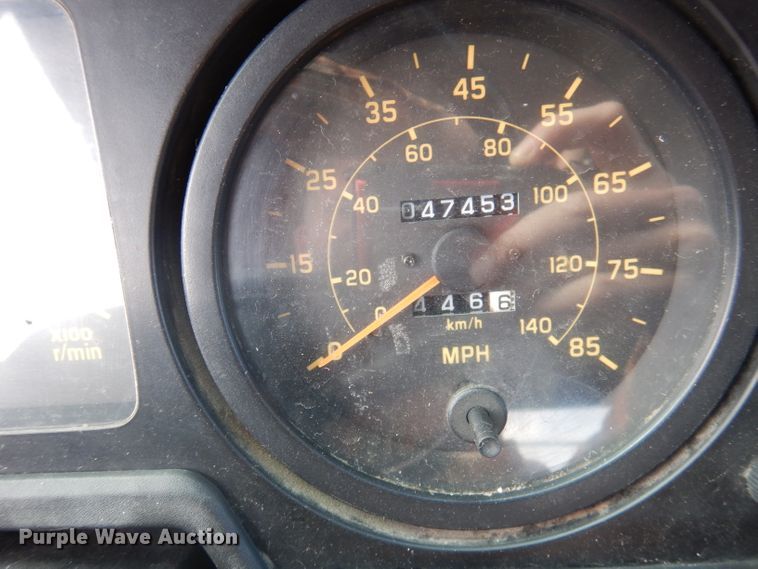 image for item DA5447 1998 GMC T6500  pothole patcher truck