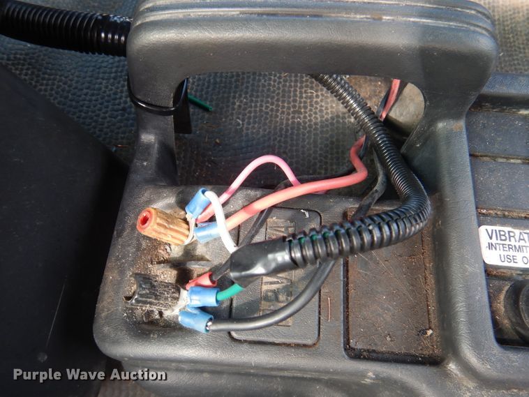 image for item DA5447 1998 GMC T6500  pothole patcher truck