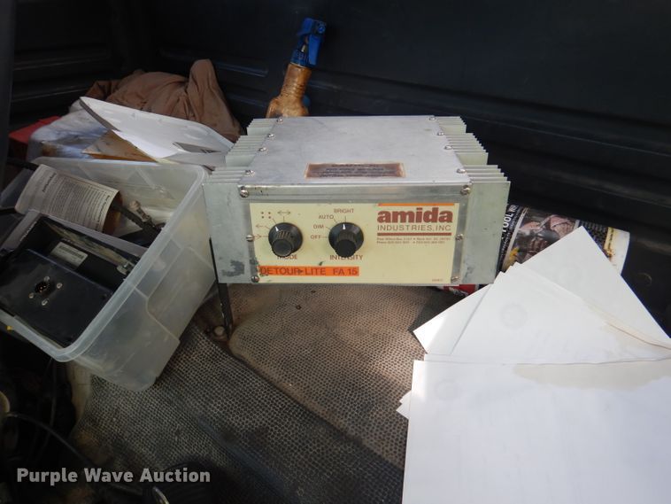 image for item DA5447 1998 GMC T6500  pothole patcher truck