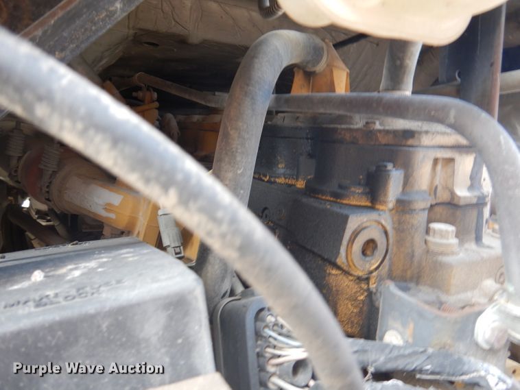 image for item DA5447 1998 GMC T6500  pothole patcher truck