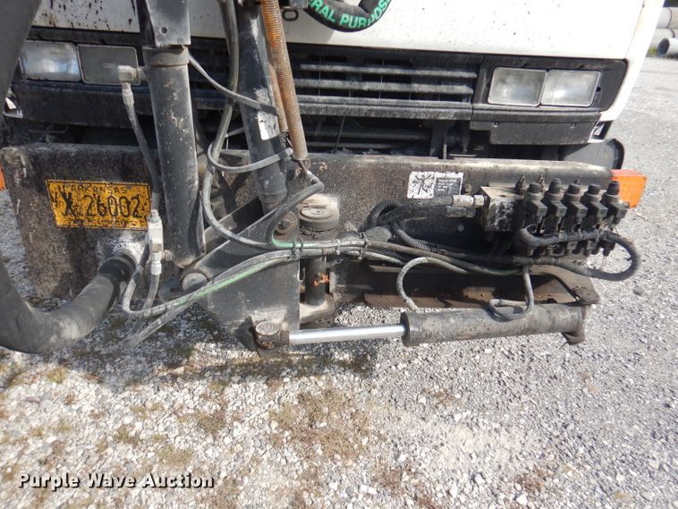 image for item DA5447 1998 GMC T6500  pothole patcher truck