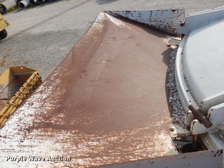 image for item DA5447 1998 GMC T6500  pothole patcher truck