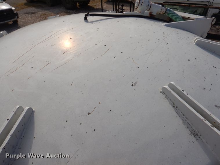 image for item DA5447 1998 GMC T6500  pothole patcher truck