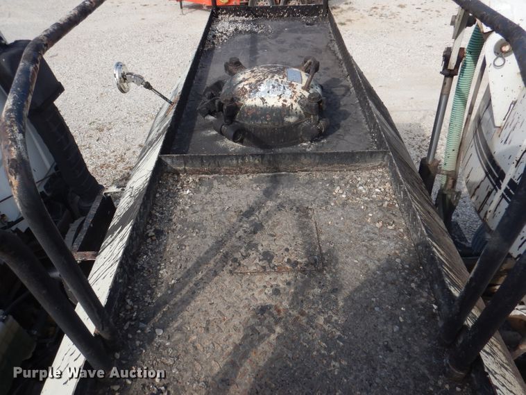 image for item DA5447 1998 GMC T6500  pothole patcher truck