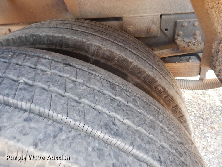 image for item DA5447 1998 GMC T6500  pothole patcher truck