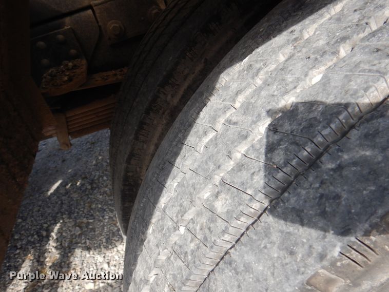 image for item DA5447 1998 GMC T6500  pothole patcher truck