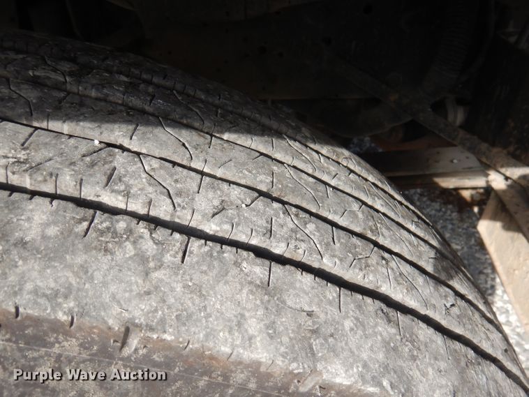 image for item DA5447 1998 GMC T6500  pothole patcher truck