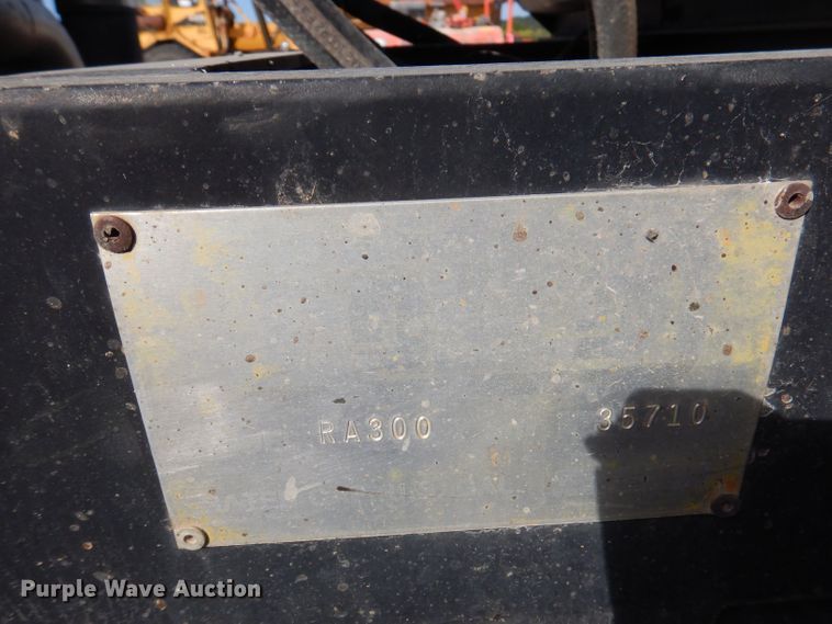 image for item DA5447 1998 GMC T6500  pothole patcher truck