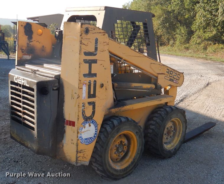 image for item DA5462 1999 Gehl SL3825  skid steer loader