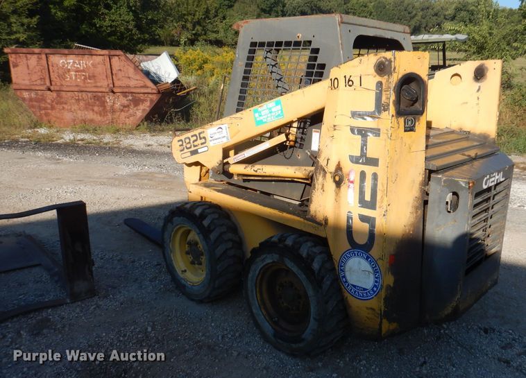 image for item DA5462 1999 Gehl SL3825  skid steer loader