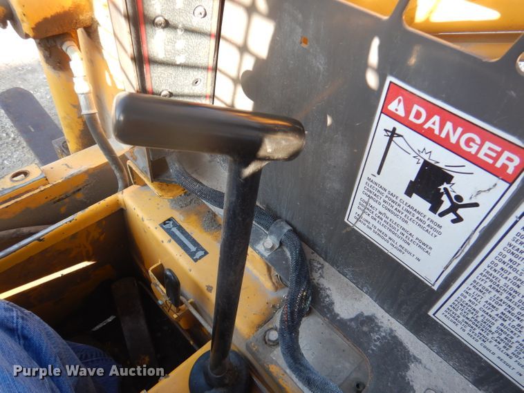 image for item DA5462 1999 Gehl SL3825  skid steer loader