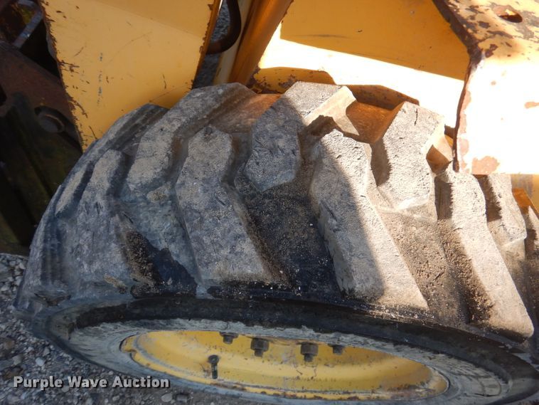 image for item DA5462 1999 Gehl SL3825  skid steer loader