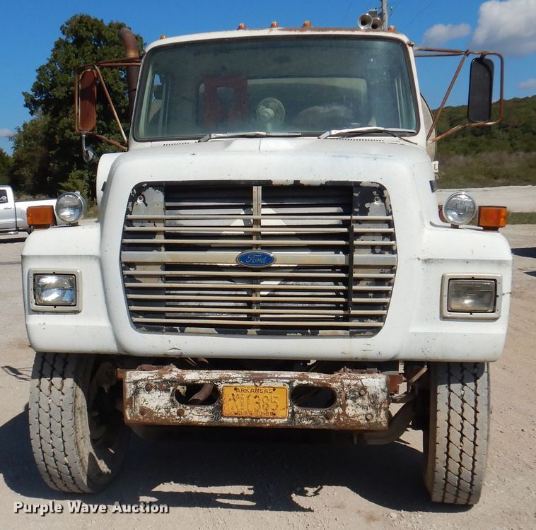 image for item DA5469 1973 Ford L9000  water truck