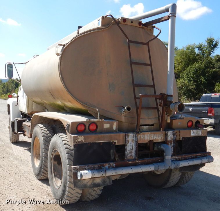 image for item DA5469 1973 Ford L9000  water truck