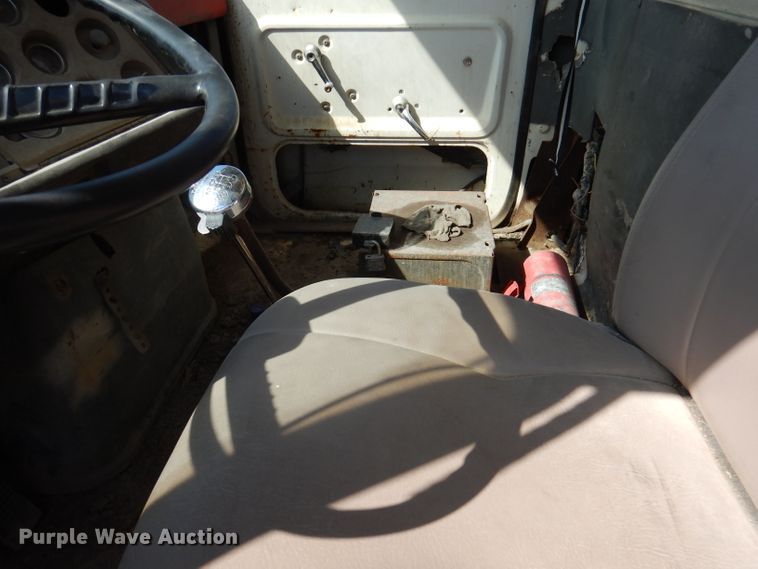 image for item DA5469 1973 Ford L9000  water truck