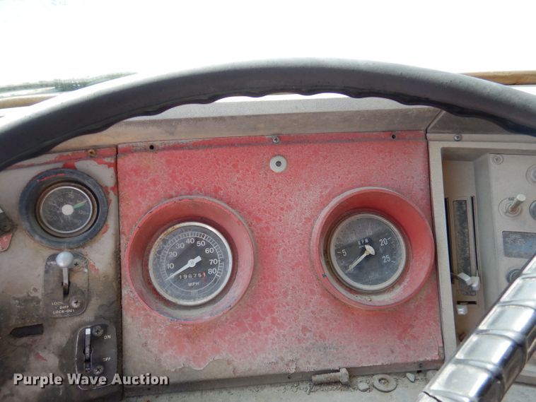 image for item DA5469 1973 Ford L9000  water truck