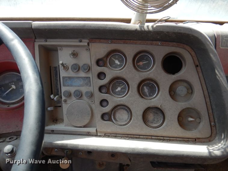 image for item DA5469 1973 Ford L9000  water truck