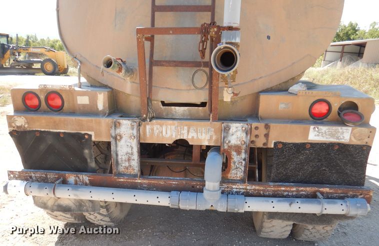 image for item DA5469 1973 Ford L9000  water truck