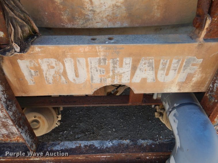 image for item DA5469 1973 Ford L9000  water truck