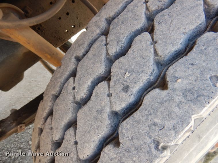 image for item DA5469 1973 Ford L9000  water truck