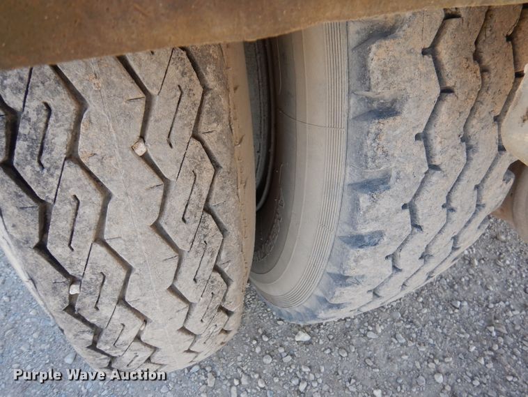 image for item DA5469 1973 Ford L9000  water truck